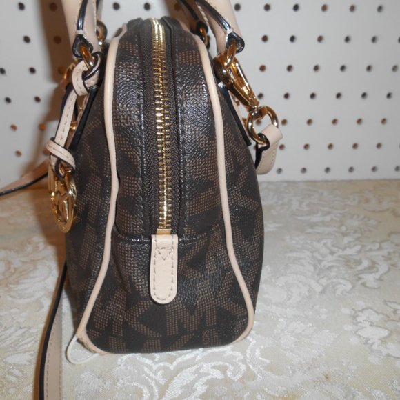 MICHAELS KORS SIGNATURE LEATHER MINI HOBO HANDBAG - Picture 5 of 8